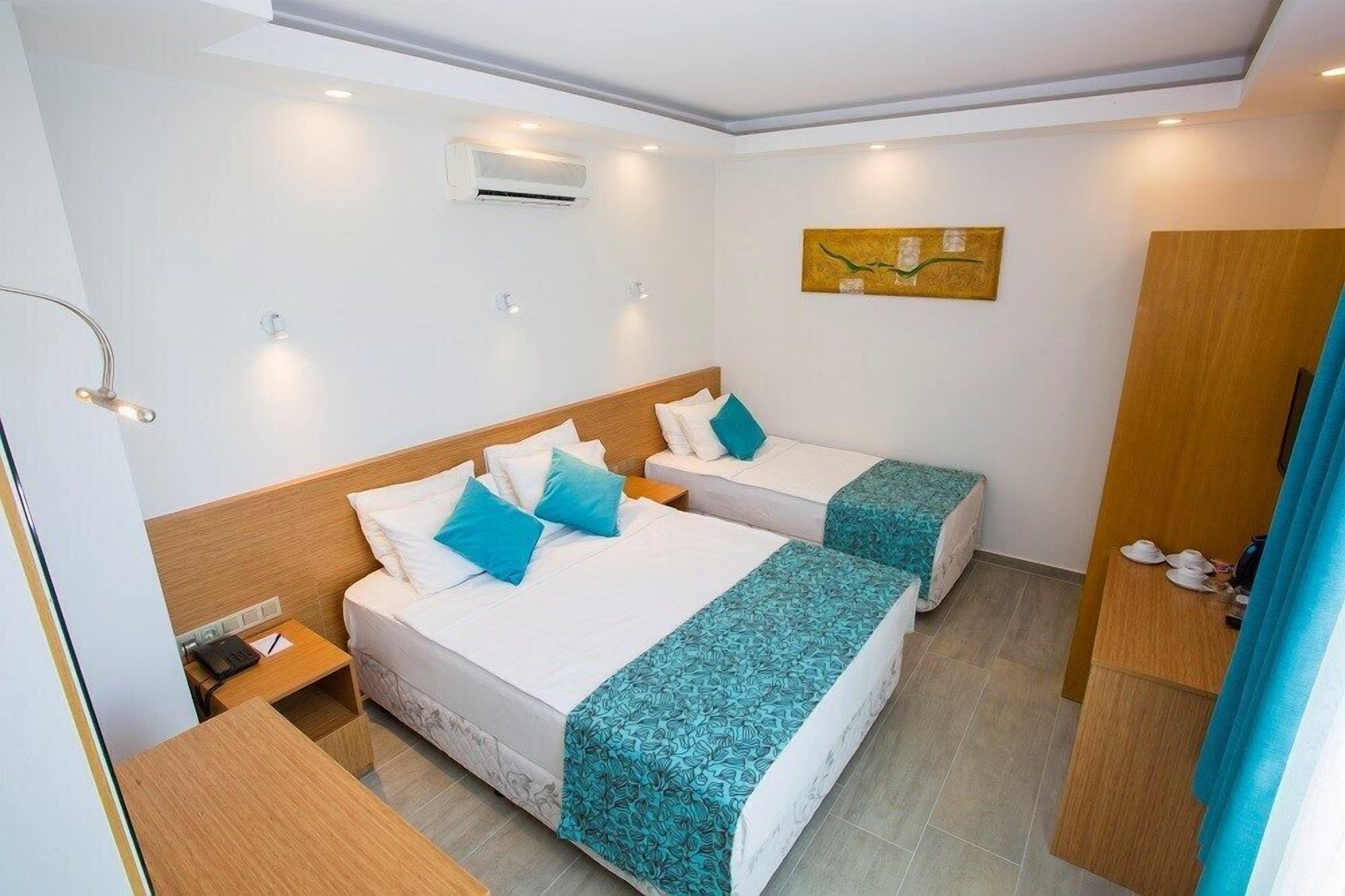 Standard Double Room, Garden View | In-room safe, soundproofing, free WiFi