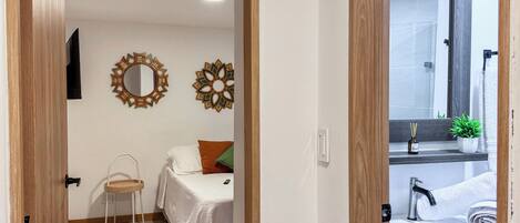 3 bedrooms, desk, iron/ironing board, WiFi