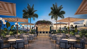 Outdoor dining - Boutique Wynwood Residences (Miami)
