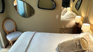 1 dormitorio, tabla de planchar con plancha, wifi y ropa de cama