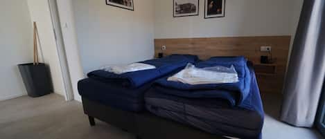 2 habitaciones y muebles diferentes