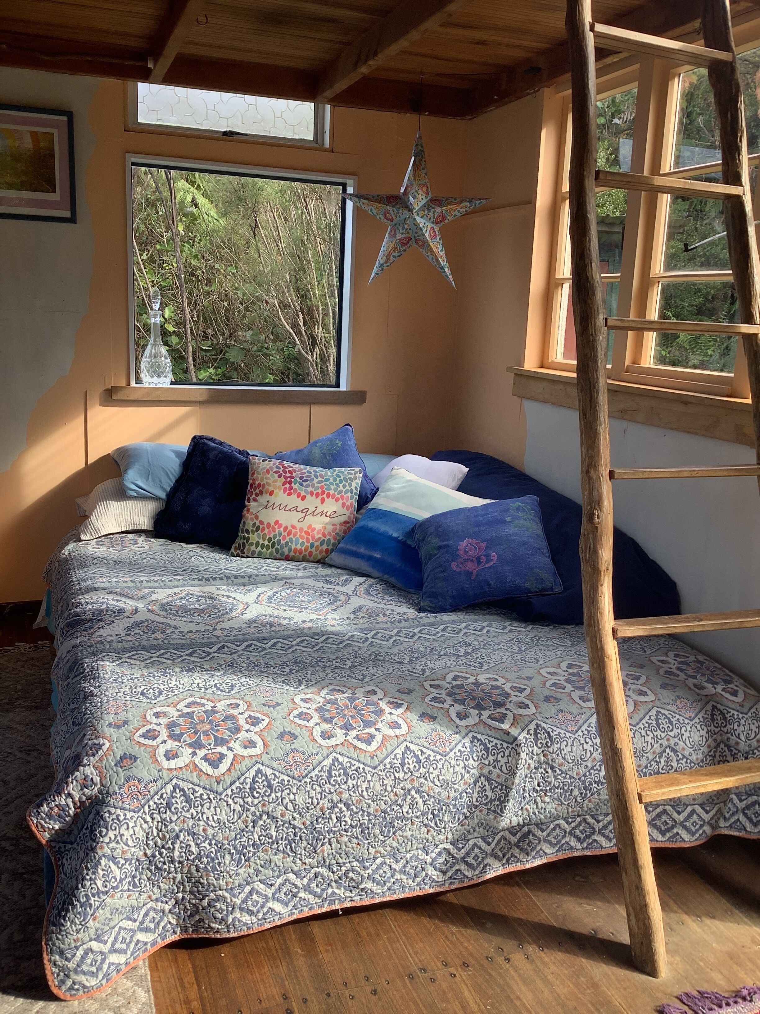 2 bedrooms, bed sheets