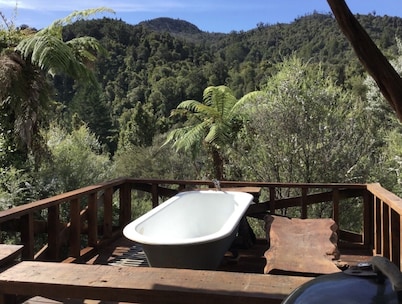 Offgrid Cosy Cabins. Walks to Waterfalls instead of Wifi. Digital Detox option.