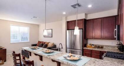 2 BR Layout with Bonus Room • Quiet + Parking