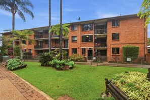Exterior - Riviera - Stylish Interiors, Sleeps 4,  Walk to Beach (Coffs Harbour)