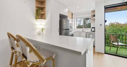 Riviera - Stylish Interiors, Sleeps 4, Walk to Beach