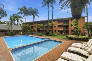Pool - Riviera - Stylish Interiors, Sleeps 4,  Walk to Beach (Coffs Harbour)