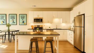 Fridge, microwave, oven, dishwasher