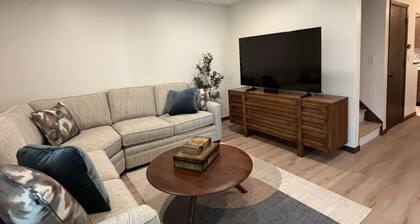 Modern retreat near Lake Michigan and Coast Guard Park