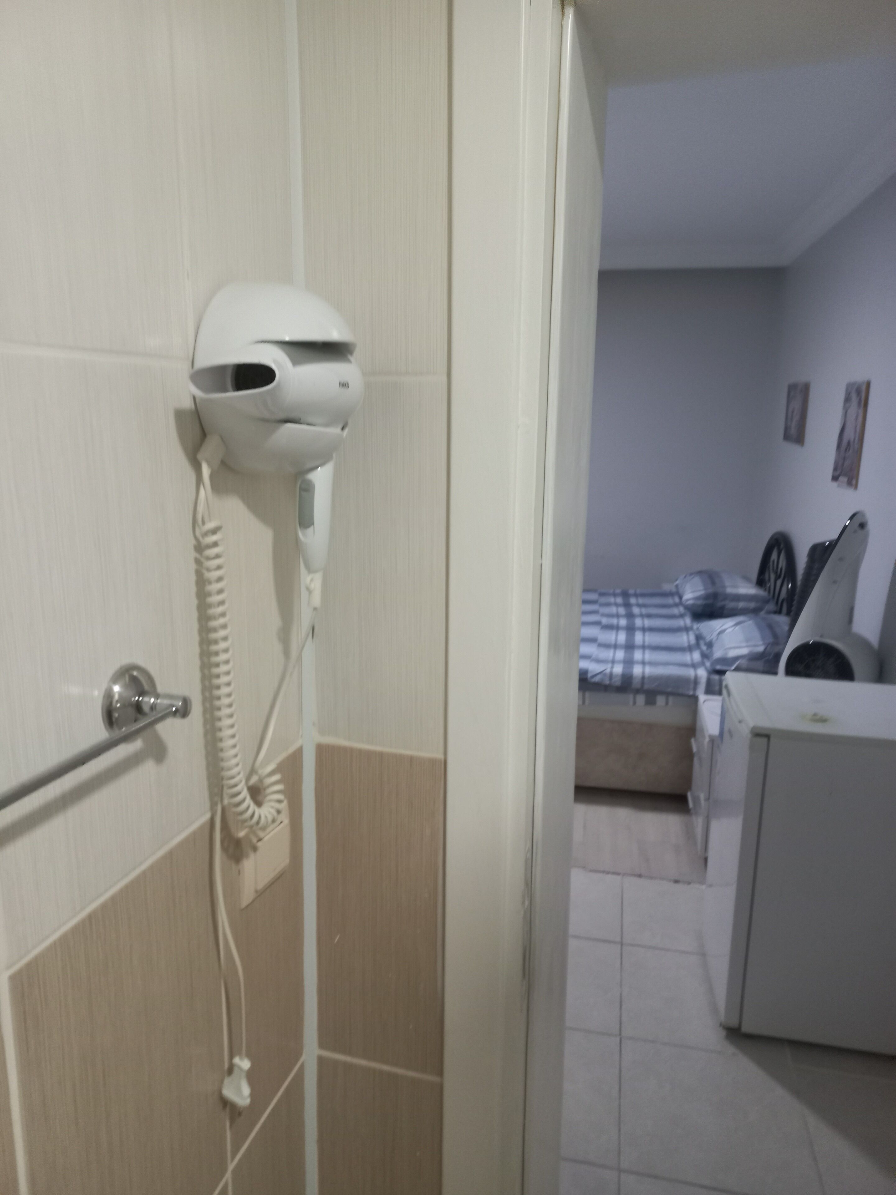 Classic Double or Twin Room | Bilik Mandi | Pancuran mandi, kelengkapan dandanan diri percuma, pengering rambut 