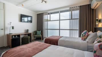 Kamar Twin | Meja kerja, setrika/meja setrika, Wi-Fi gratis, dan seprai linen