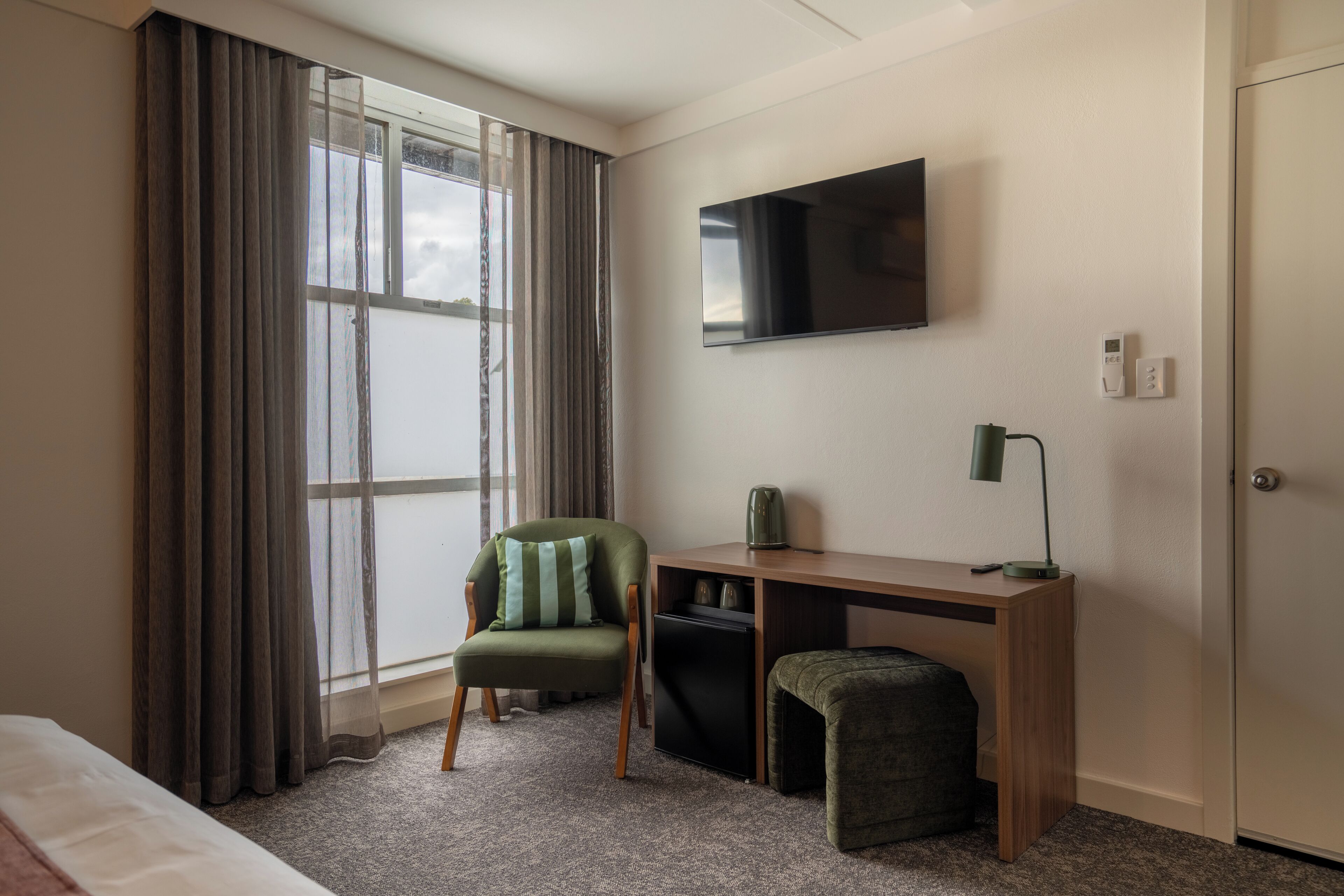 Room, 1 King Bed, Private Bathroom | Desk, iron/ironing board, free WiFi, bed sheets