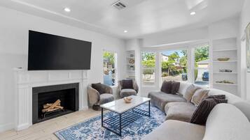 TV, fireplace