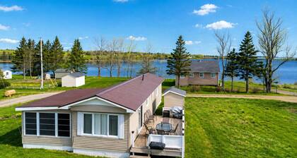 Water-View Family Cottage near Bouctouche Dunes
