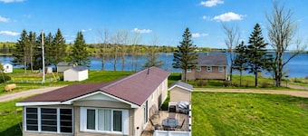 Water-View Family Cottage near Bouctouche Dunes
