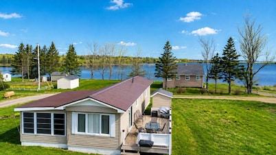 Water-View Family Cottage near Bouctouche Dunes