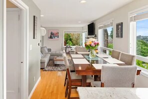 Dining - Sunlit Fremont 3BR Mountain Views + Hot Tub (Seattle)