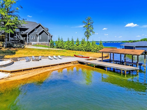 Lake Anna A-Frame | Beach, Dock & Hot Tub | 5BR