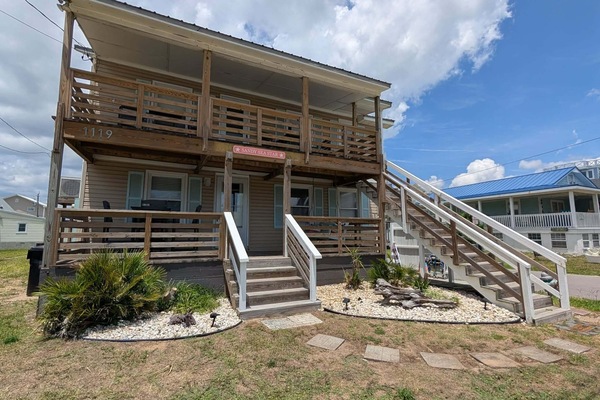The Lookout=Upstairs
The Dunes= Downstairs
Outdoor shower right of the stairs.