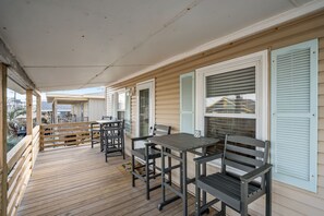 Outdoor dining - The Lookout at Sandy Sea Star: 2 Bdrm Upper Unit Near Beach Access (Carolina Beach)