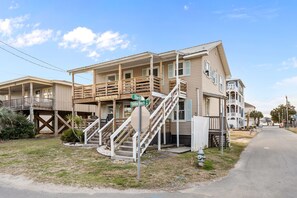 Exterior - The Lookout at Sandy Sea Star: 2 Bdrm Upper Unit Near Beach Access (Carolina Beach)