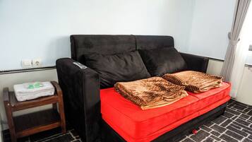 Family Double Room, Balcony, Hill View | Interior