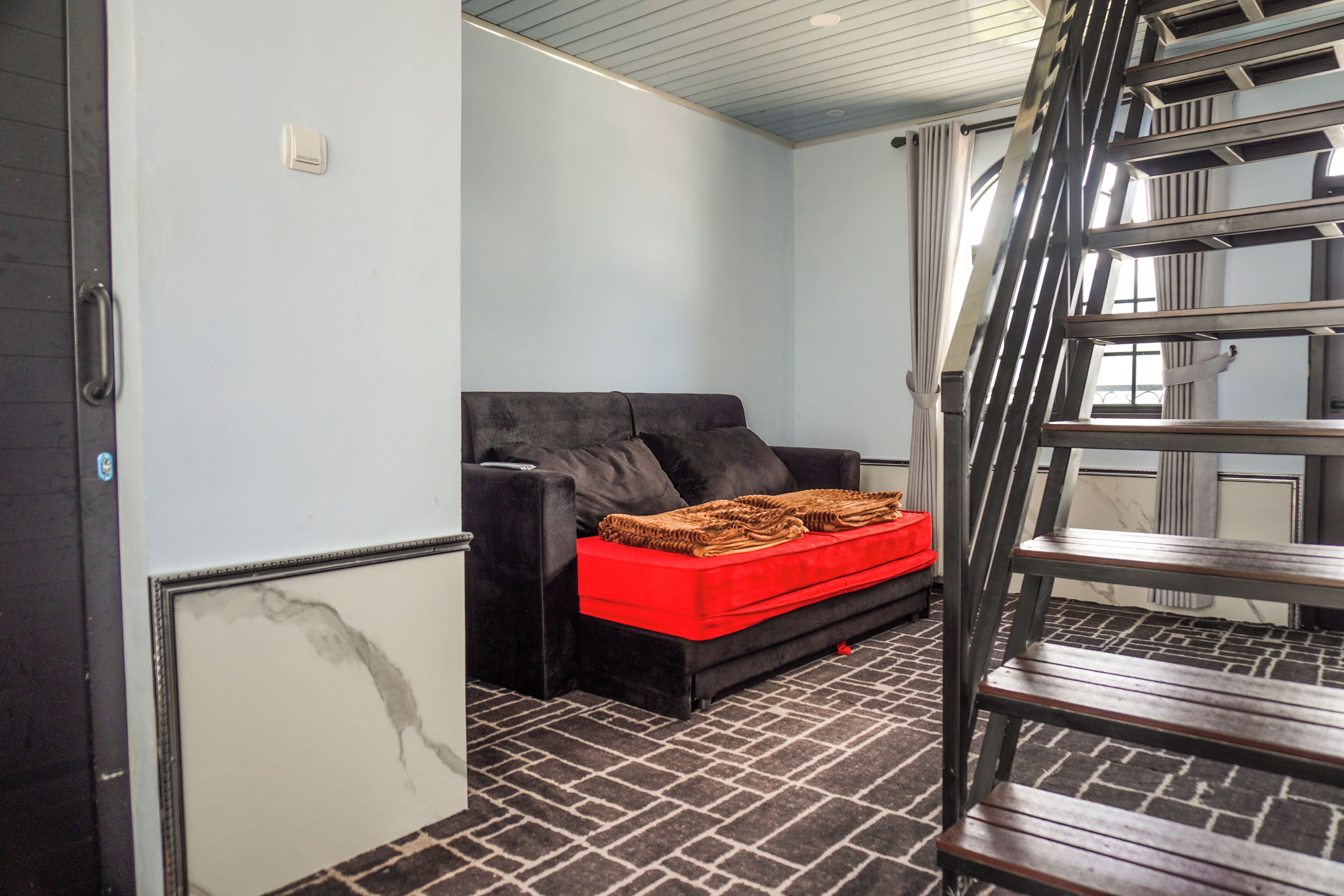 Chambre Double Familiale, balcon, vue colline | Coin séjour
