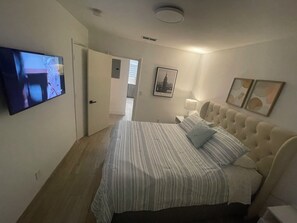 Room - luxury cozy apartment for couples only (Hallandale Beach)