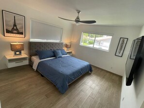 Room - luxury cozy apartment for couples only (Hallandale Beach)