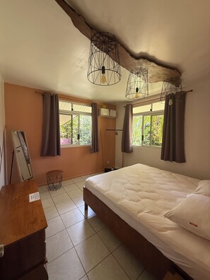Room - Vrbo Property (Avera, Raiatea)