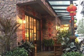 Exterior - Jiuqi Zhangjiajie Yunqin Boutique Inn (National Forest Park Wulingyuan Biaozhimen) (Zhangjiajie)