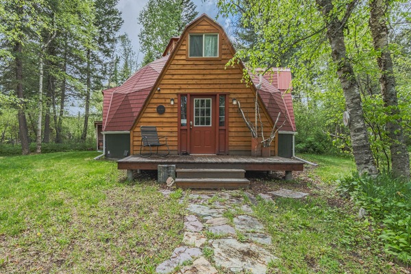 Getaway to Glacier - cozy, quiet, and surrounded by nature