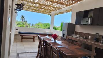 Family Bungalow, 3 Bedrooms, Garden View | Outdoor dining