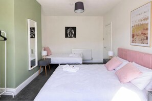 WiFi - House Sleeps 7 with WiFi (Gateshead)
