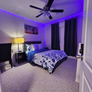 Shared Dormitory, 1 Bedroom - Room-emerald Staycation Suite (London)