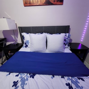 Shared Dormitory, 1 Bedroom | 1 bedroom - Room-emerald Staycation Suite (London)