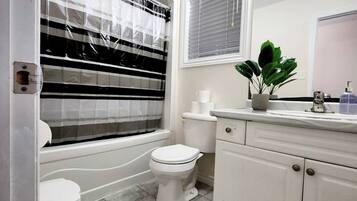 Shared Dormitory, 1 Bedroom | Bathroom
