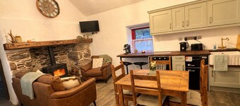 Cottage Sleeps 4 with Parking