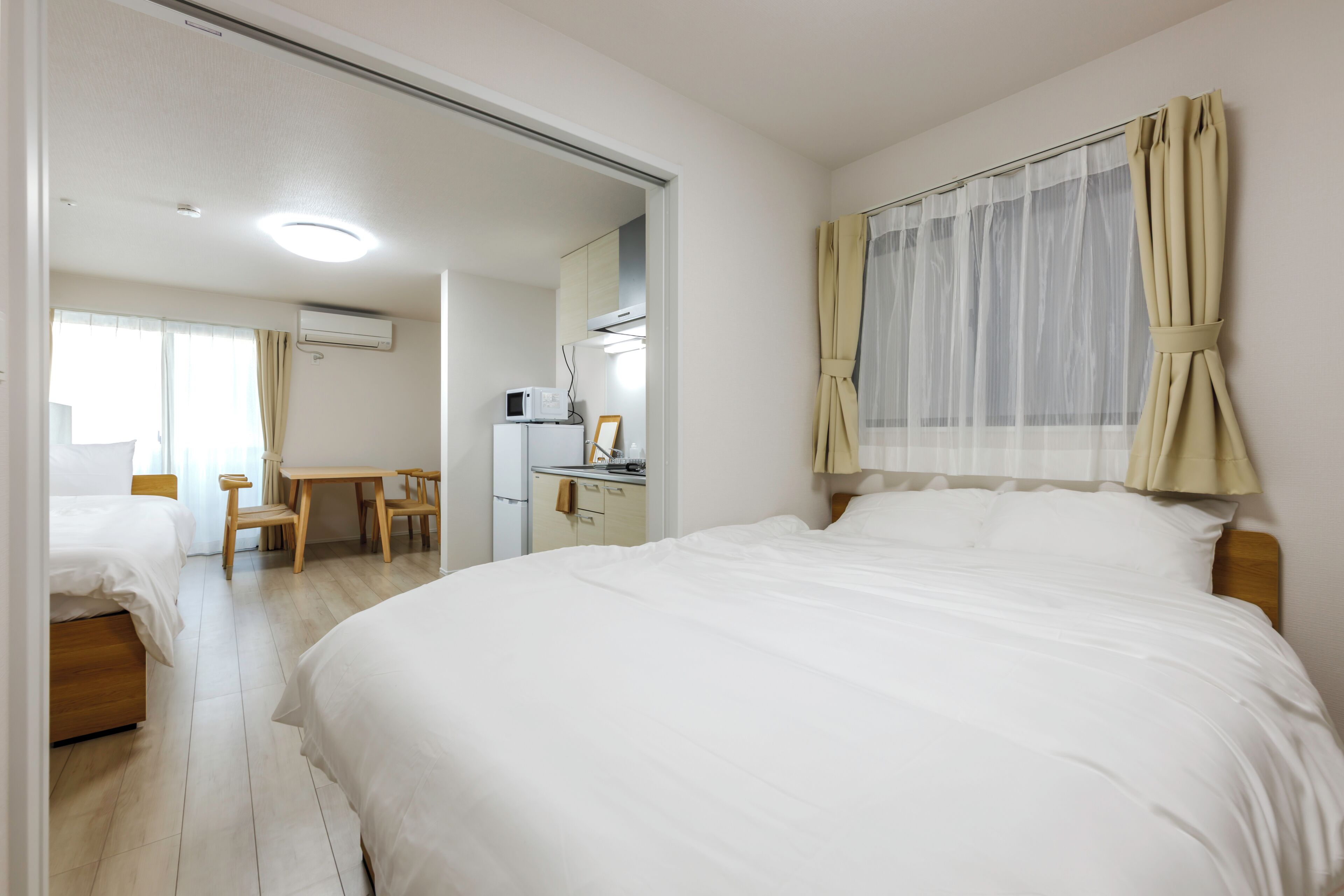1 bedroom, bed sheets