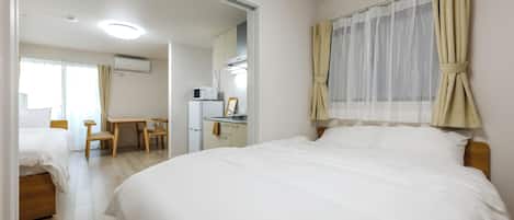 1 bedroom, bed sheets