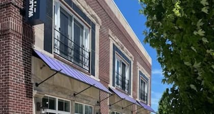 Modern 1-Bedroom 2-Bath Upper Condo in Downtown Kokomo