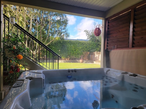 Private Hot Tub Retreat w/ Fire Table/  Games Room & AC