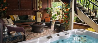 Private Hot Tub Retreat w/ Fire Table/  Games Room & AC