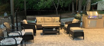 Firefly Cabin, Lake Whitney , Pool & Hot Tub, Boat Parking Fire Pit, Grills.