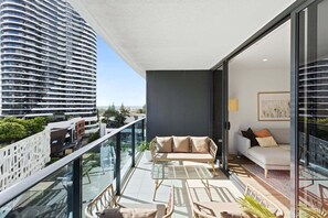 Property grounds - Beach, Dining & Style | Broadbeach (Gold Coast)