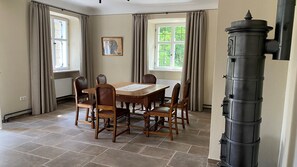 Dining - Vrbo Property (Bastheim)