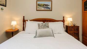 3 bedrooms, desk, iron/ironing board, free WiFi