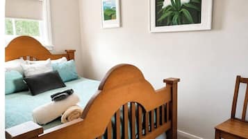3 bedrooms, desk, iron/ironing board, free WiFi