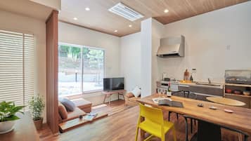 Villa HIIRAGI (Single-Story, Pet-Friendly), Non Smoking | Living area
