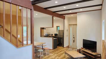 ห้องพัก, ระเบียง (Log House Casa) | ภายใน